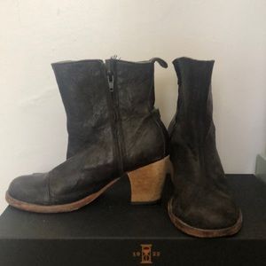 Jim Barnier booties - worn lightly